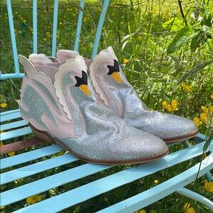 Stella McCartney Swan Glitter Boots - Sz 39 EU